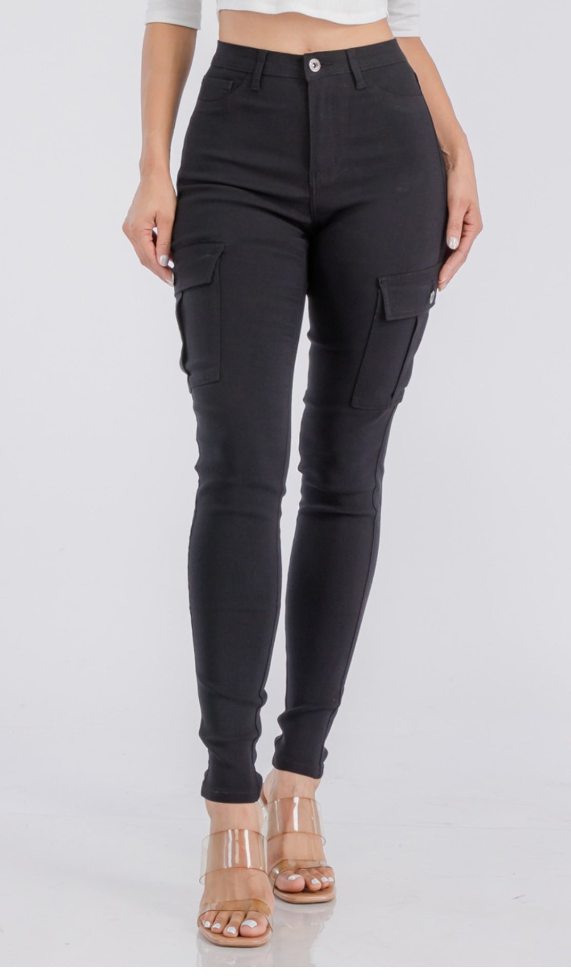 High waist jagging jean with side cargo pockets